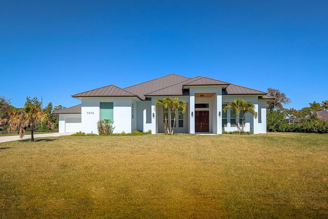 7595 155th Place N, Palm Beach Gardens, FL 33418