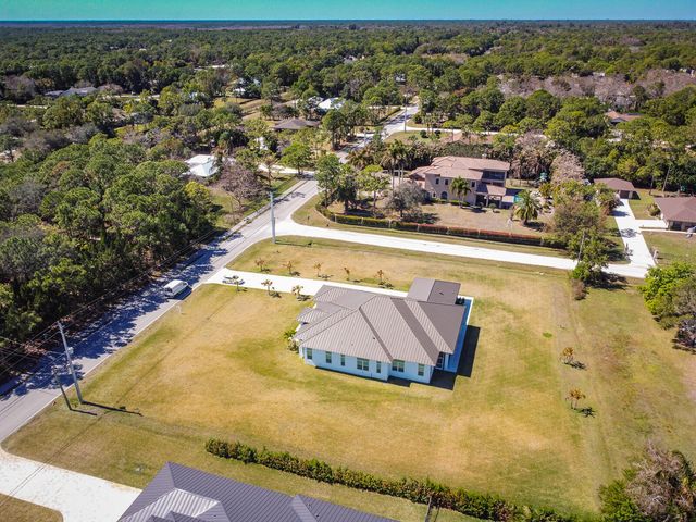 7595 155th Place N, Palm Beach Gardens, FL 33418