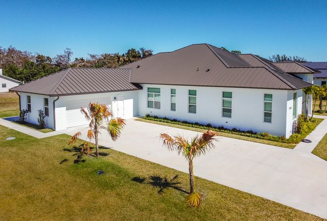 7595 155th Place N, Palm Beach Gardens, FL 33418