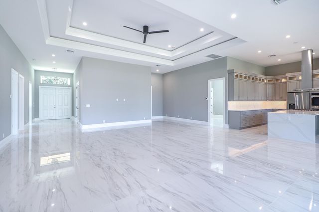 7595 155th Place N, Palm Beach Gardens, FL 33418