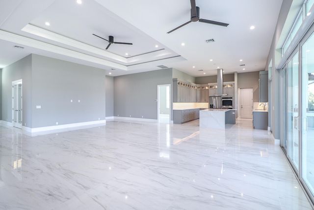 7595 155th Place N, Palm Beach Gardens, FL 33418