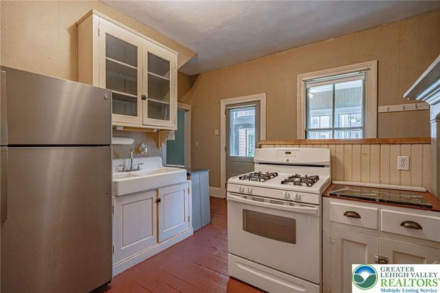 7727 Martins Creek Belvidere Highway, Lower Mt Bethel Twp, PA 18013
