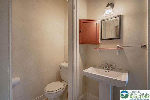 7727 Martins Creek Belvidere Highway, Lower Mt Bethel Twp, PA 18013