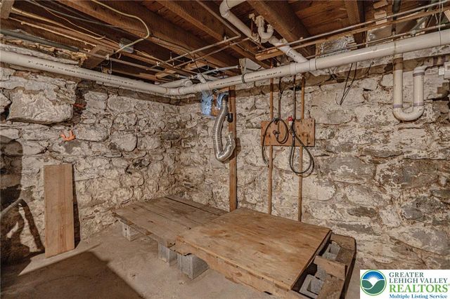 7727 Martins Creek Belvidere Highway, Lower Mt Bethel Twp, PA 18013