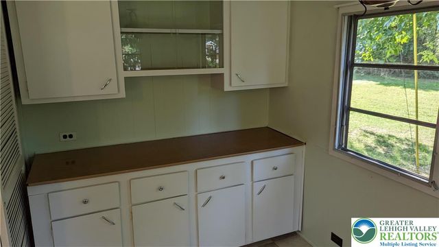 7727 Martins Creek Belvidere Highway, Lower Mt Bethel Twp, PA 18013