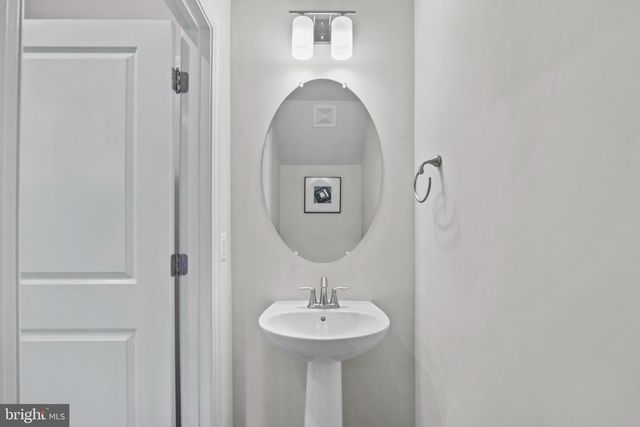 5936 FORUM SQ, Frederick, MD 21703