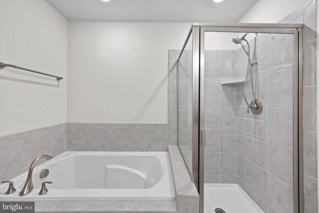 5936 FORUM SQ, Frederick, MD 21703