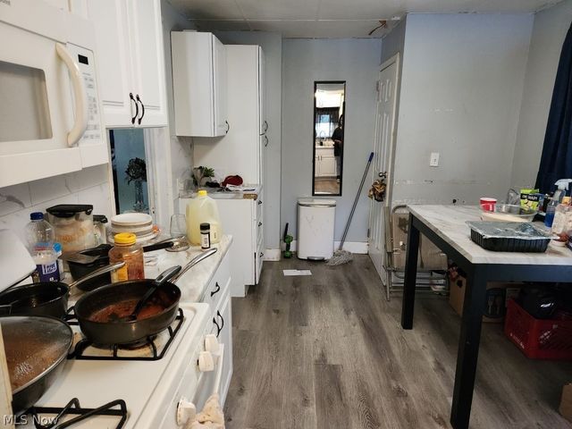 12903 Oakfield Avenue, Cleveland, OH 44105