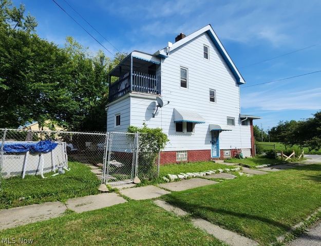 12903 Oakfield Avenue, Cleveland, OH 44105