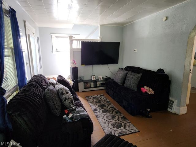 12903 Oakfield Avenue, Cleveland, OH 44105