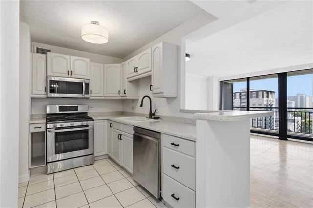 620 Peachtree Street NE 1607, Atlanta, GA 30308