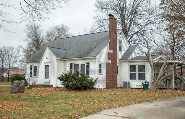 133 East End Avenue, Evansdale, IA 50707