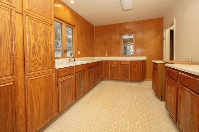 133 East End Avenue, Evansdale, IA 50707