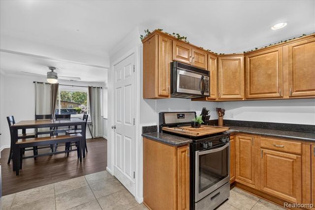 22611 Detour Street, Saint Clair Shores, MI 48082