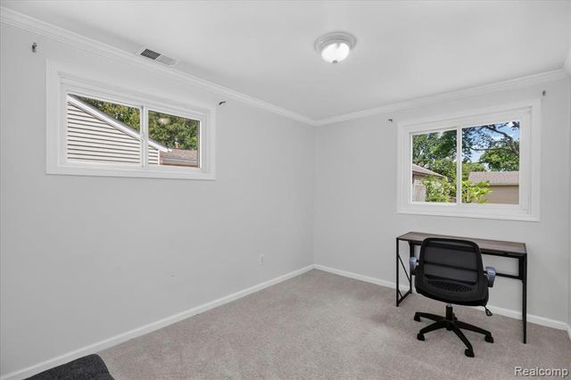 22611 Detour Street, Saint Clair Shores, MI 48082