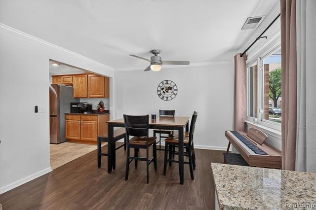 22611 Detour Street, Saint Clair Shores, MI 48082