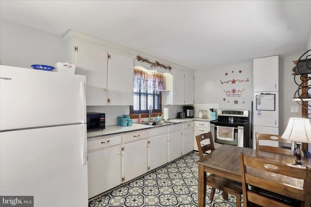 255 W MARATHON PL, Romney, WV 26757