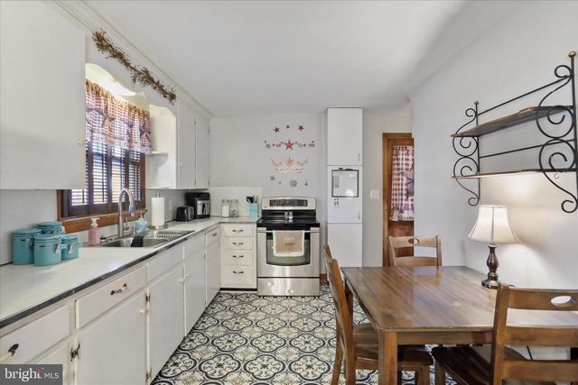 255 W MARATHON PL, Romney, WV 26757