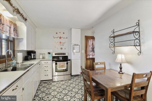 255 W MARATHON PL, Romney, WV 26757