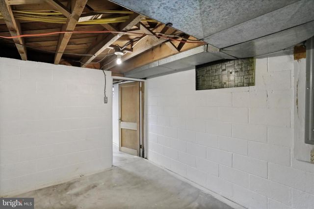 255 W MARATHON PL, Romney, WV 26757