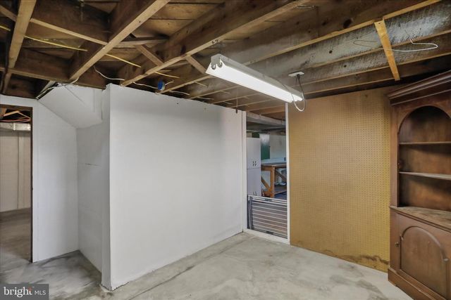 255 W MARATHON PL, Romney, WV 26757