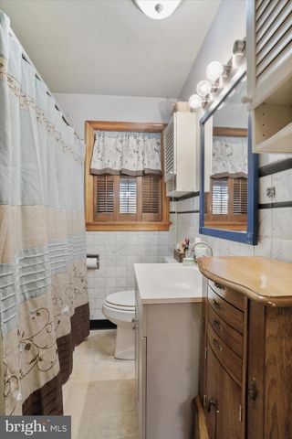 255 W MARATHON PL, Romney, WV 26757