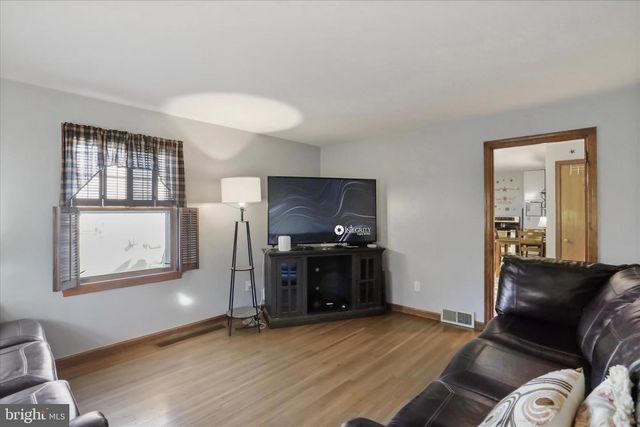 255 W MARATHON PL, Romney, WV 26757