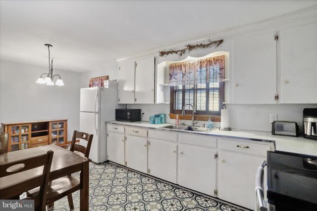 255 W MARATHON PL, Romney, WV 26757