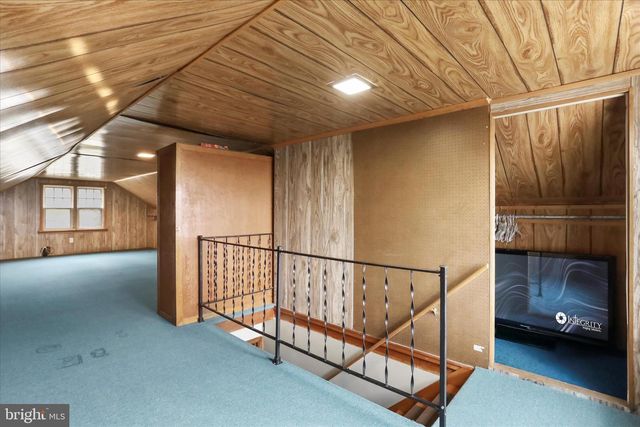 255 W MARATHON PL, Romney, WV 26757