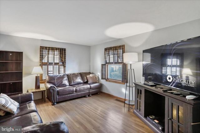 255 W MARATHON PL, Romney, WV 26757