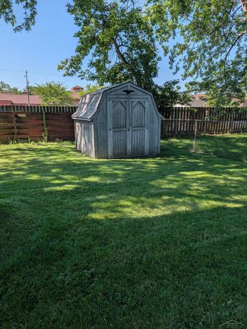 3323 Peale Drive, Saginaw, MI 48602