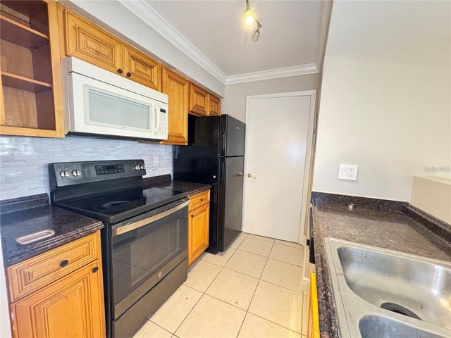 3038 PARKWAY BOULEVARD 208, Kissimmee, FL 34747