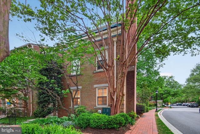 4383 WESTOVER PL NW, Washington, DC 20016