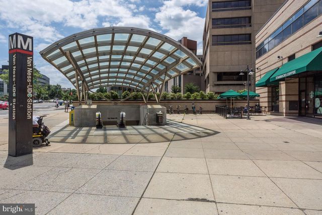 4383 WESTOVER PL NW, Washington, DC 20016