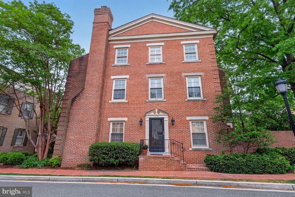 4383 WESTOVER PL NW, Washington, DC 20016