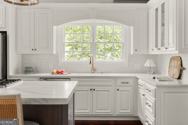 3146 Peachtree Drive NE, Atlanta, GA 30305