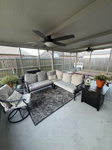 149 Magnolia Bluff Ct, Gray, LA 70359