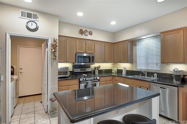 24032 Cottage Circle Drive, Valencia, CA 91354