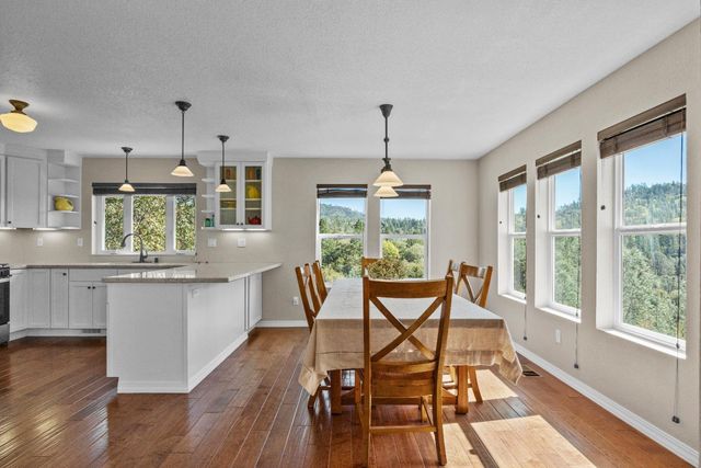 18450 Sugar Loaf Rd, Jackson, CA 95642