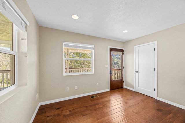 18450 Sugar Loaf Rd, Jackson, CA 95642