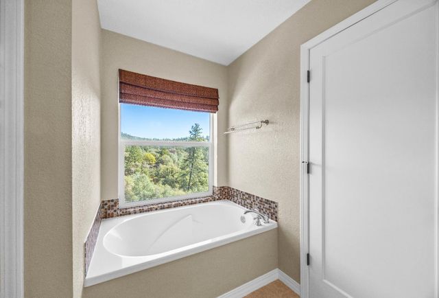 18450 Sugar Loaf Rd, Jackson, CA 95642