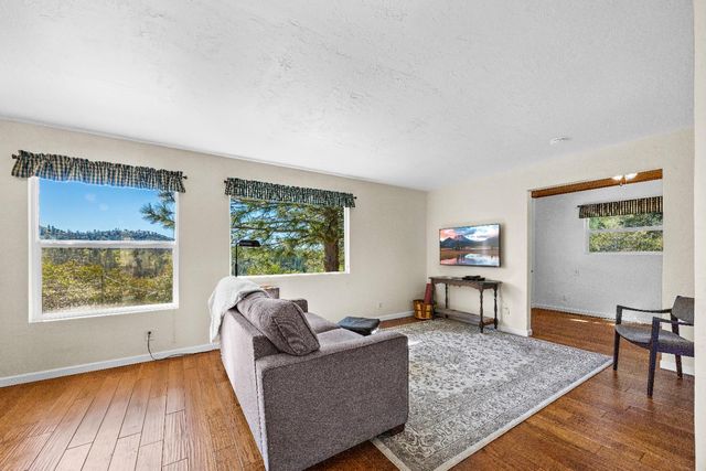 18450 Sugar Loaf Rd, Jackson, CA 95642