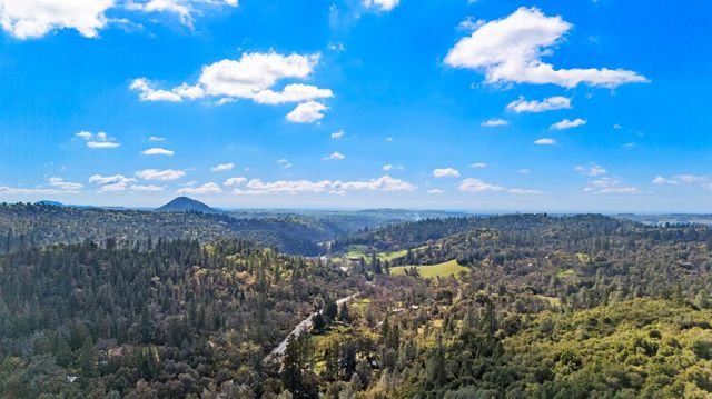 18450 Sugar Loaf Rd, Jackson, CA 95642