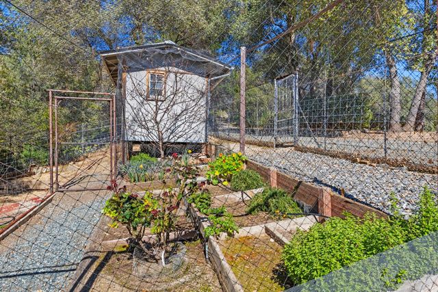 18450 Sugar Loaf Rd, Jackson, CA 95642