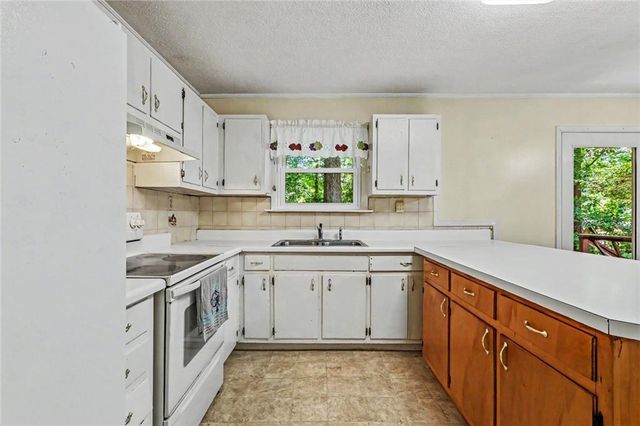 1136 Creekdale Drive, Clarkston, GA 30021
