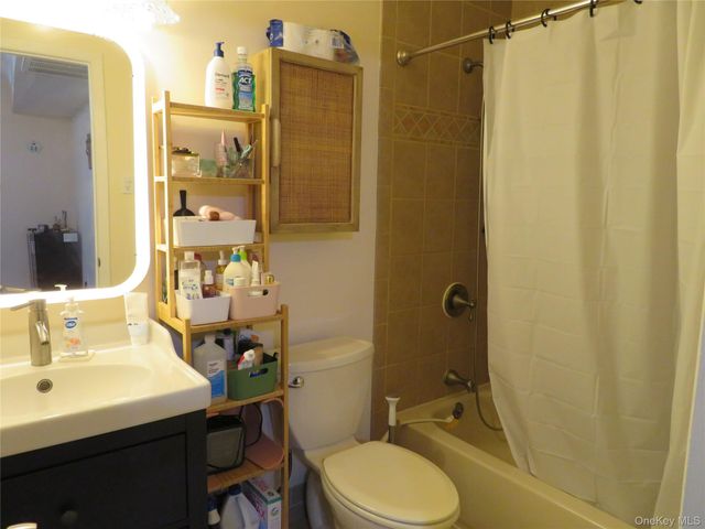 129 Bailey Court 129, Middle Island, NY 11953