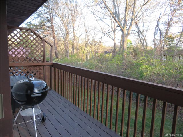 129 Bailey Court 129, Middle Island, NY 11953