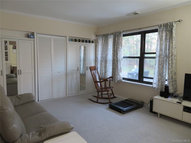 129 Bailey Court 129, Middle Island, NY 11953