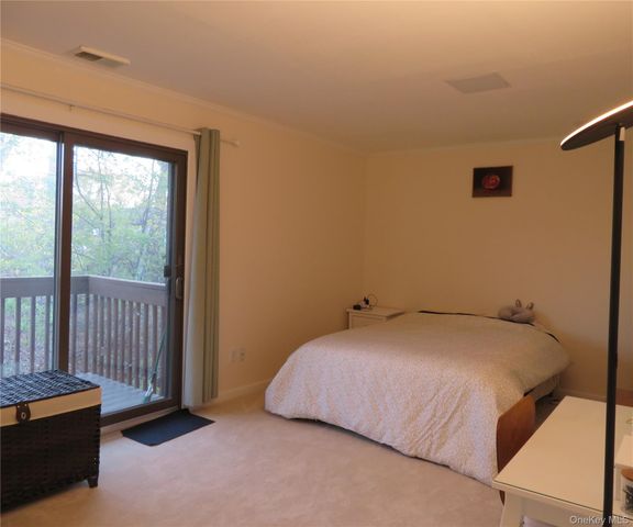 129 Bailey Court 129, Middle Island, NY 11953