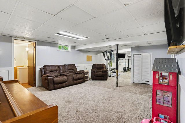24234 Oak Lane, Antwerp Twp, MI 49071